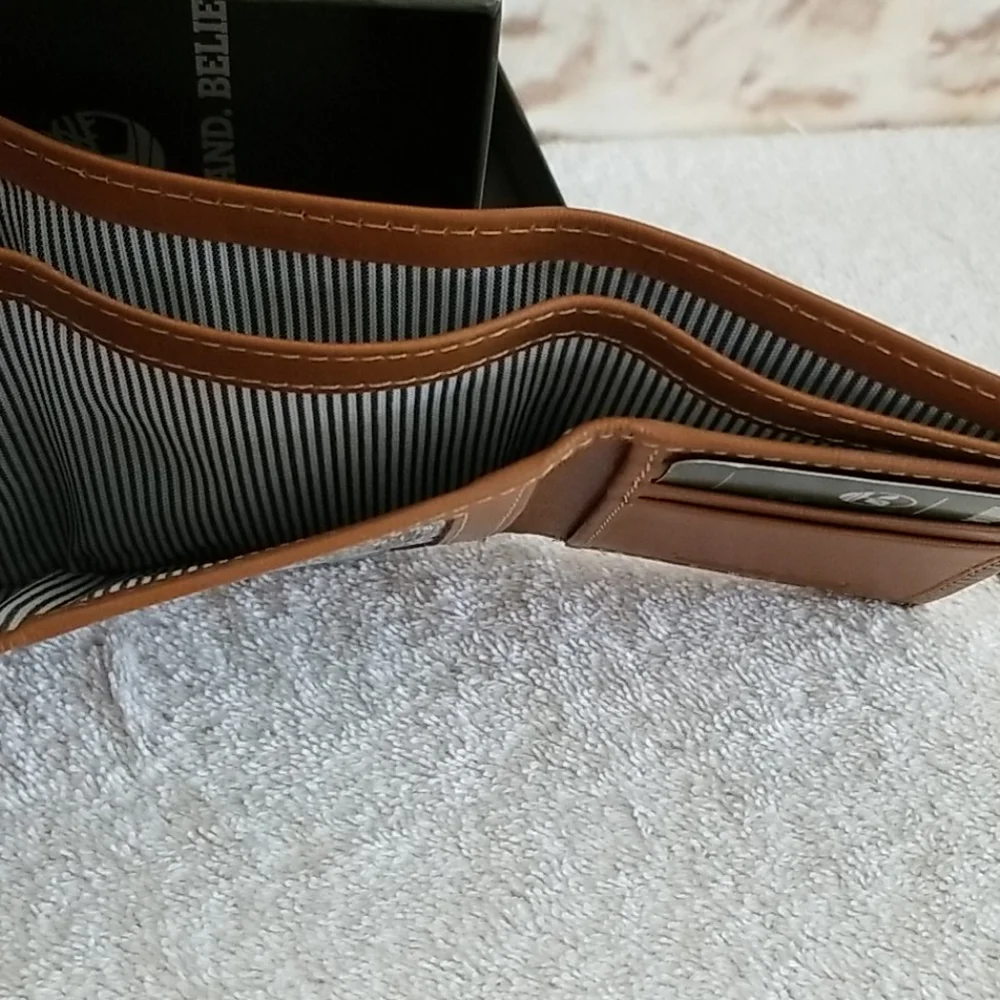 New Timberland Cloudy Leather Trifold Wallet